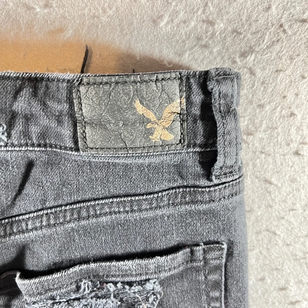 1078 | American Eagle Vintage Hi-Rise‎ Festival Distressed Denim Shorts Black 6